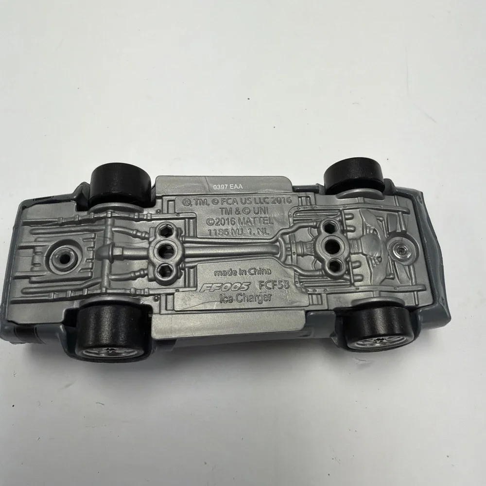 Fast & Furious‎ Ice Charger And 69 Dodge Charger Daytona Ff005 And Ff010